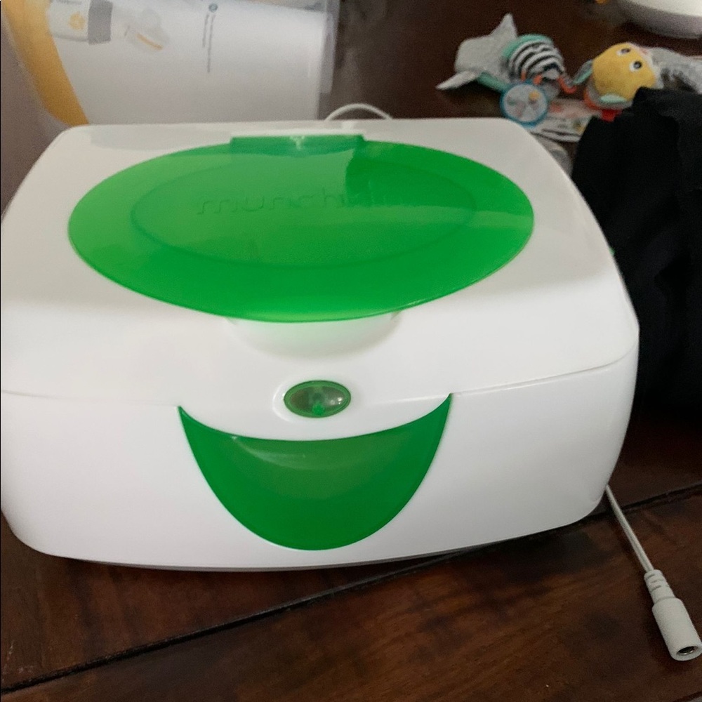 Wipe warmer